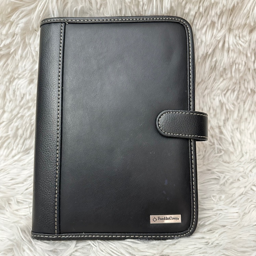 Franklin Covey Black Faux Leather Planner Binder Cover 9 x 7 inch